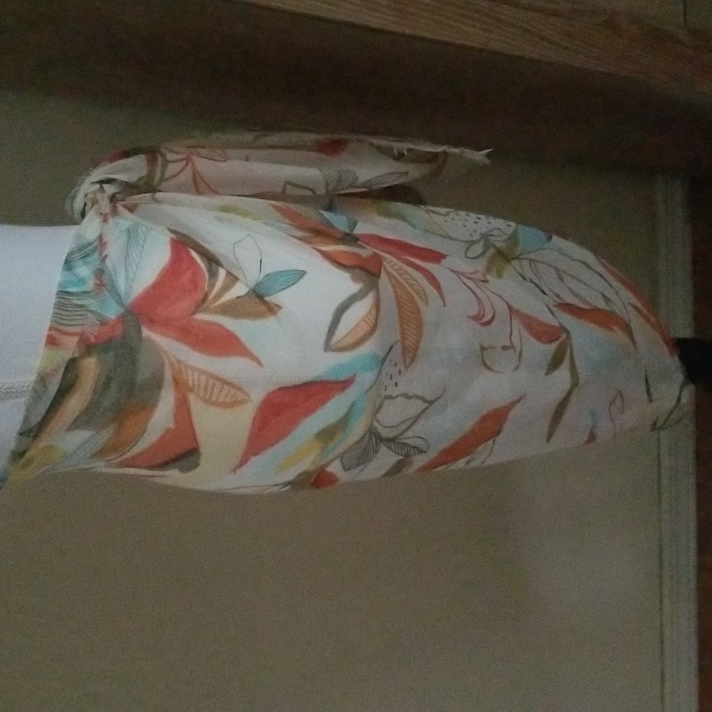 Pretty exotic floral design scarf/wrap